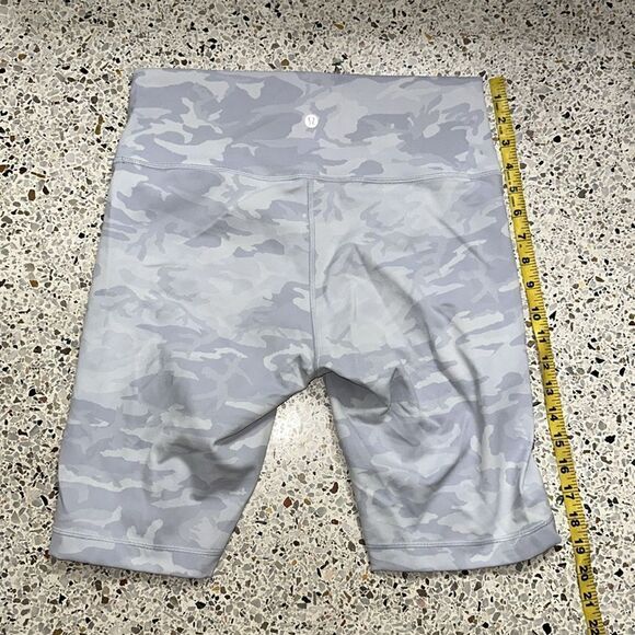 Lululemon Wunder under short 10” white camo ribbed high rise 12 - Picture 6 of 8